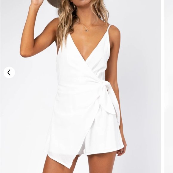 LAST CHANCE - Princess Polly Romper NWT - Picture 2 of 4